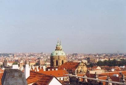 Vue arienne de Prague  partir du chateau.